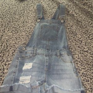 juniors size 1 dollhouse ripped overall shorts